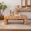 Table basse rustique Ã  motifs gÃ©omÃ©triques en relief avec dÃ©tails sculptÃ©s en 3D
