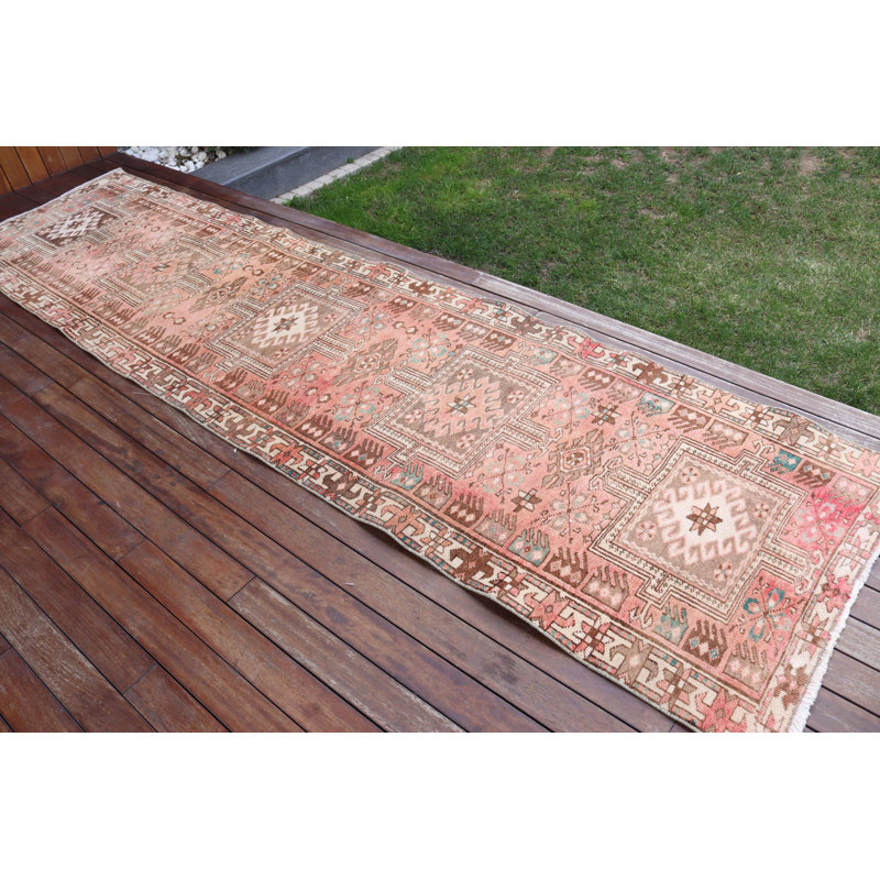 Tapis de couloir turc vintage rose et ivoire pour escalier avec design tribal et fabrication à tissage plat