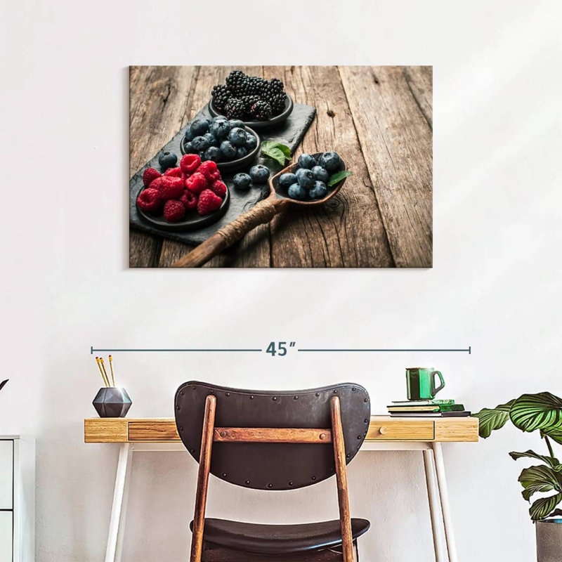 Yarlin Berry Platter, 24" H x 36" W