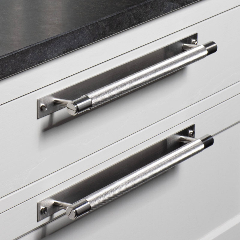 Pull Bar / Plate / Cross, Black, 8 43/50"