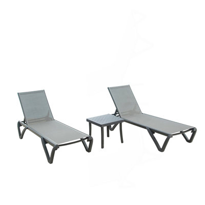 Ensemble de 3 chaises longues d'extérieur en polypropylène et aluminium, avec 5 positions réglables, table d'appoint pour la plage, la cour, le balcon et le bord de la piscine (gris, 2 chaises longues + 1 table)