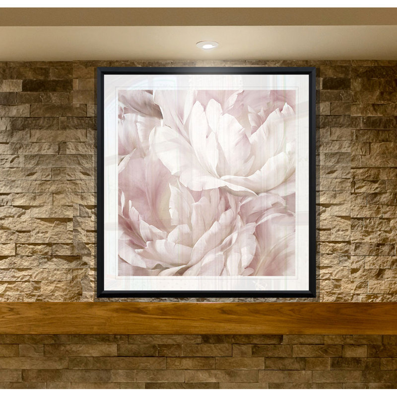 «Intime Blush IV», reproduction de peinture à l'huile sur toile tendue, H 17,5 po x l 17,5 po x P 1,5 po