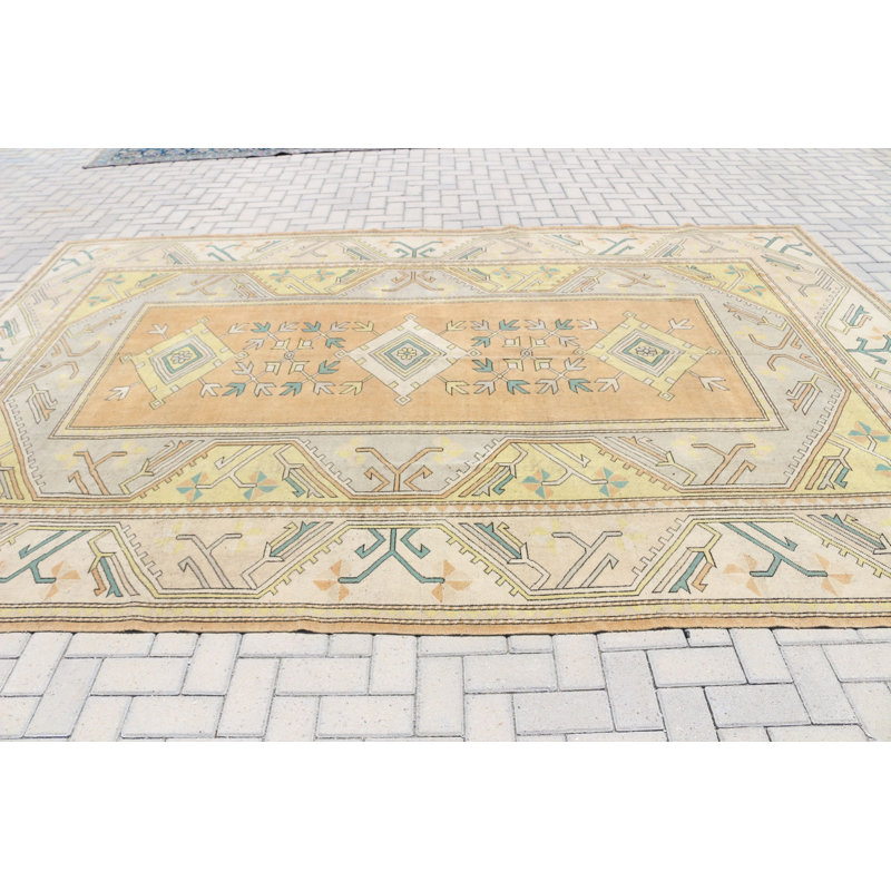 Tapis turc surdimensionné rétro en jaune pour la décoration intérieure avec un design antique de Turquie