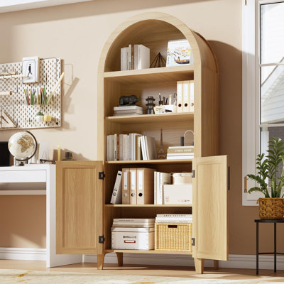 Bibliothèque arquée avec portes d'armoire, tablettes ouvertes à 3 niveaux et armoire de rangement inférieure à 2 portes, fabrication en panneau de fibres à densité moyenne de qualité supérieure, ensemble anti-basculement, armoire de rangement moderne pour le salon, le bureau personnel et la bibliothèque