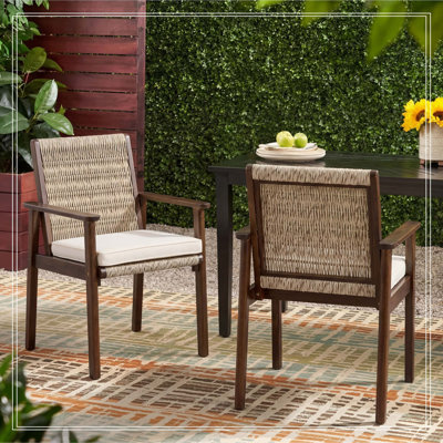 Chaise de salle à manger d'extérieur, chaises de patio en bois d'acacia et en rotin tressé, fauteuil avec accoudoirs pour l'extérieur pour terrasse, balcon et siège près de la piscine, ensemble de 2 coussins imperméables, brun foncé