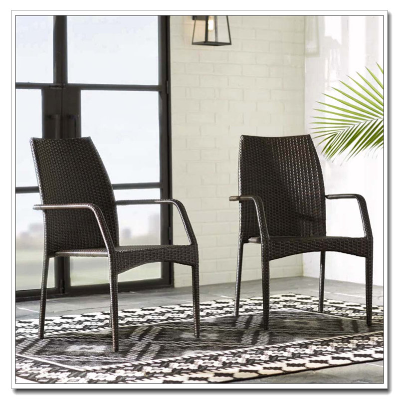Chaises d'extérieur en osier