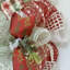 Couronne de Noël à la ferme avec grange décorée