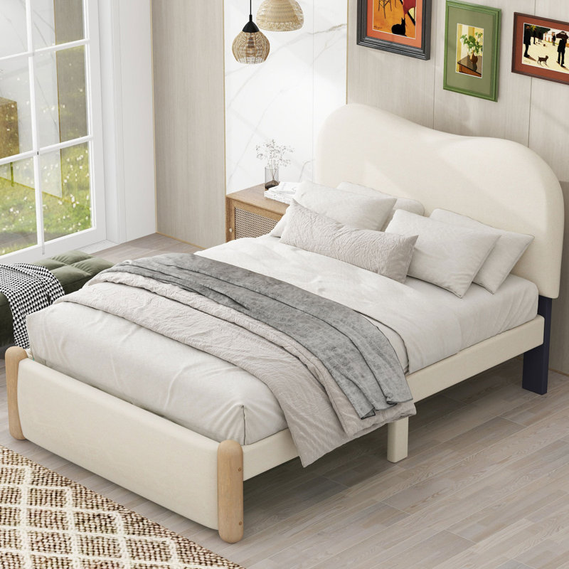 Lit plateforme tapissier avec pieds en bois, Lit simple