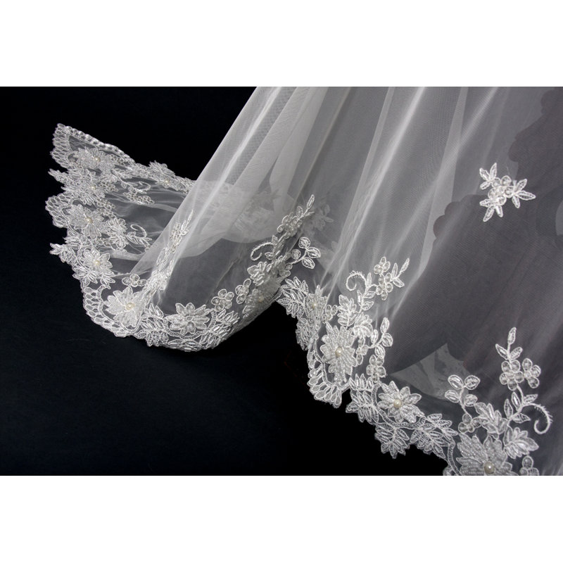Nappe brodée Thurleigh avec accents de perles