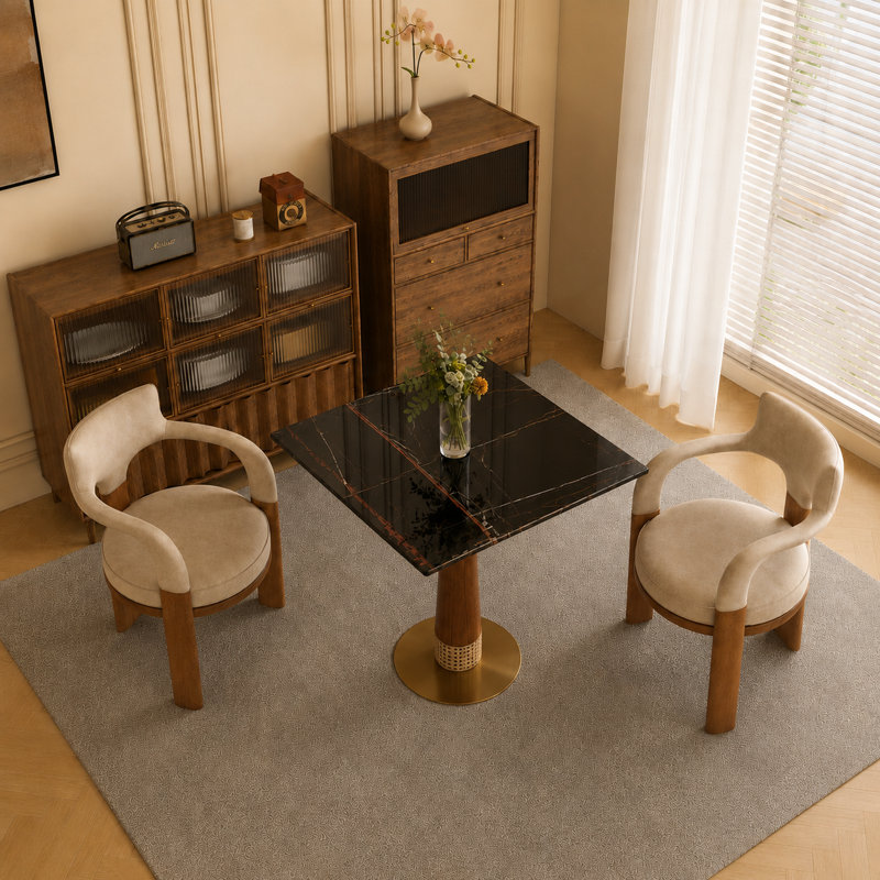 Table carrée de 84 cm en bois massif avec accents en tissage Kato et texture marbrée, Noir Or