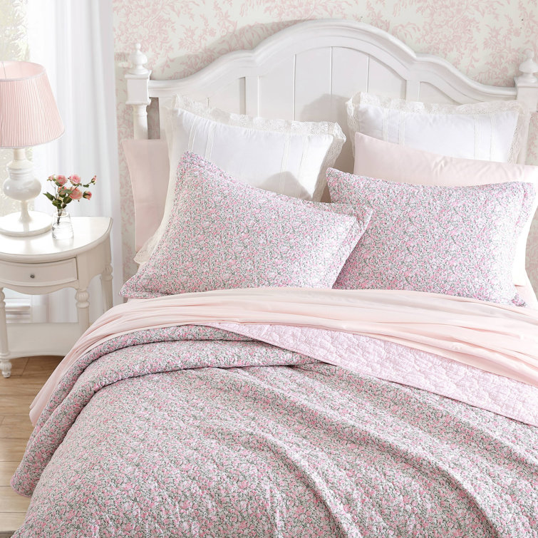 https://assets.wfcdn.com/im/65162340/resize-h755-w755%5Ecompr-r85/2403/240308305/Loveston+100%25+Cotton+Quilt+Set.jpg