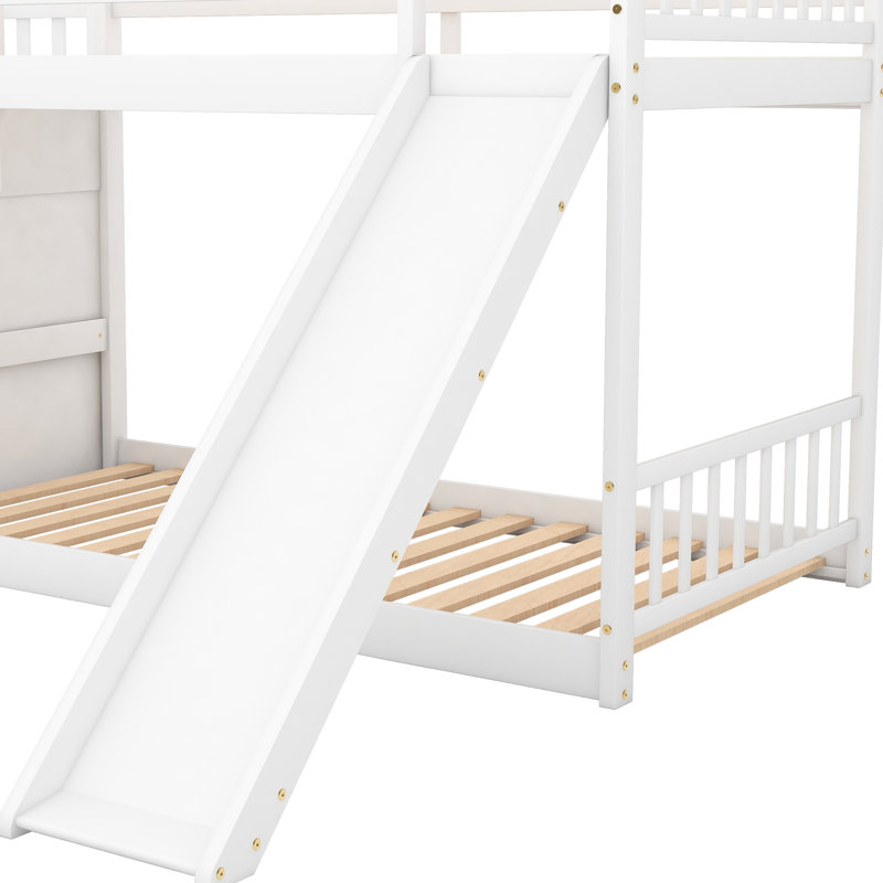 Lit simple superposé au dessus d'un lit blanc avec glissade et escalier, Blanc