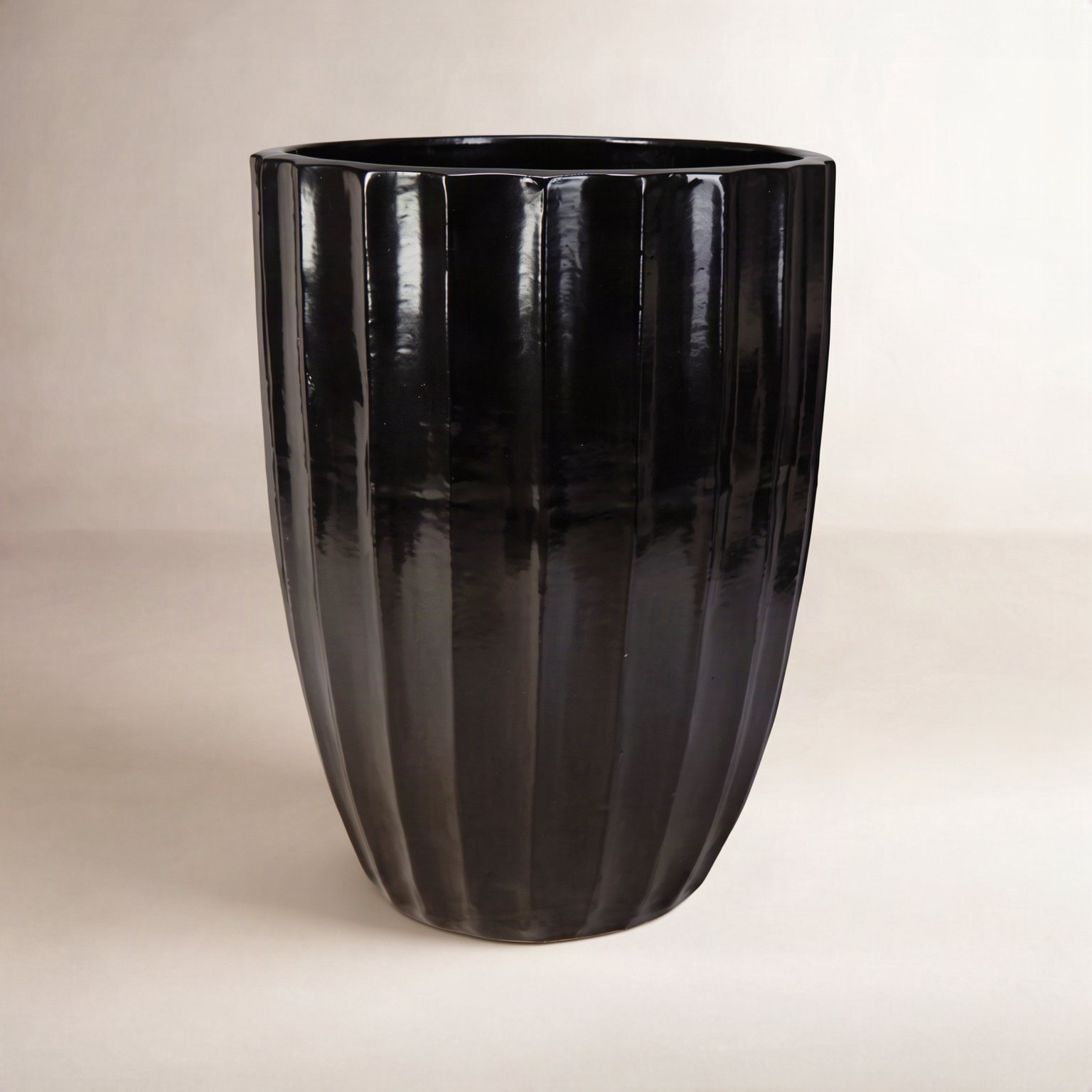 22" Pot Planter, Gray, 28" H x 22" W x 22" D