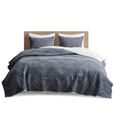 3 Piece Embroidered Navy Cotton Quilt For King/ King With Fluffy Breathable Inner Filling Gorgeous And Soft Core Padding Content