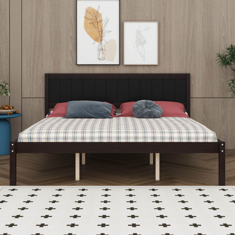Lit plateforme avec tête de lit, cadre de lit en bois avec support en lattes de bois, espace de rangement sous le lit