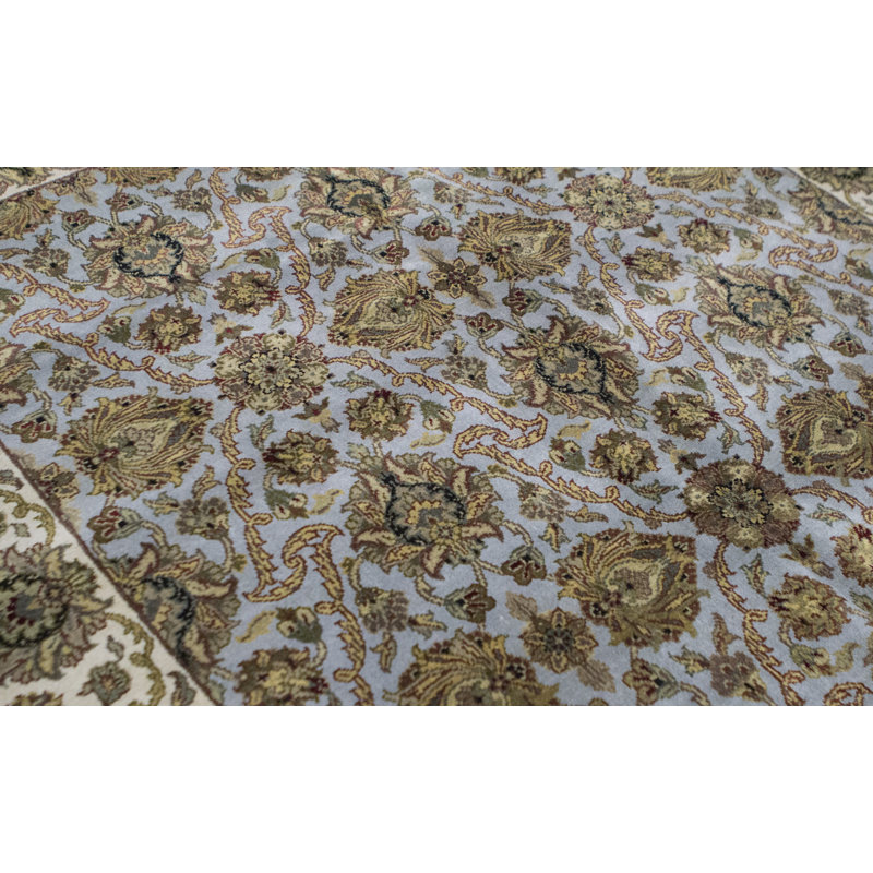 Tapis bleu clair et ivoire noué à la main de haute qualité