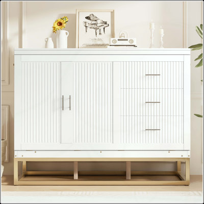 Grand lit escamotable avec portes en bois, faux tiroirs et pieds en métal