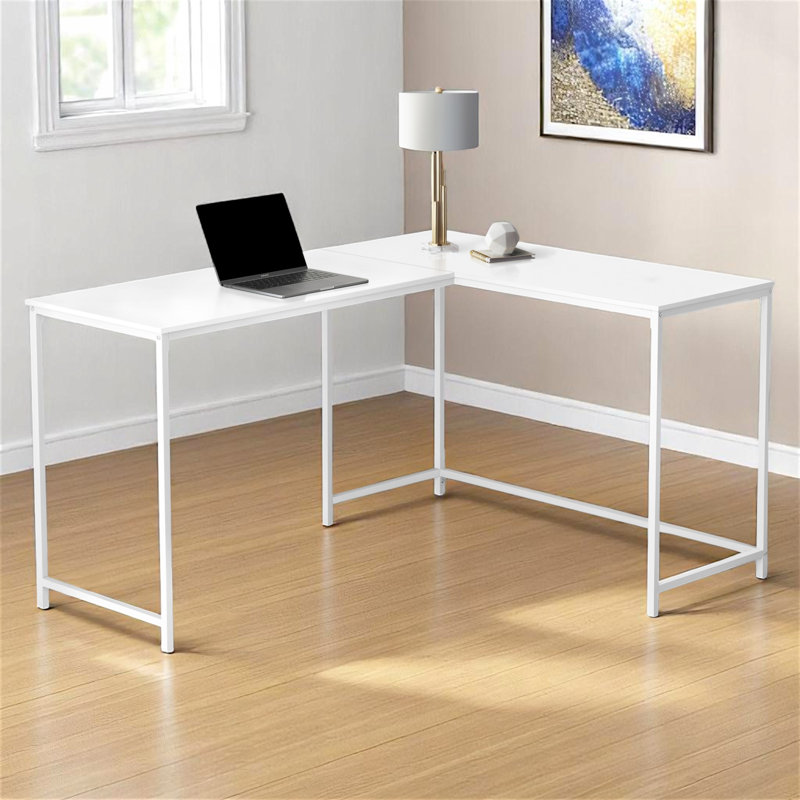 Bureau d'ordinateur en L Ellastone à finition blanche avec pieds en métal blanc, H 29,89 po x l 57,96 po x P 43,77 po