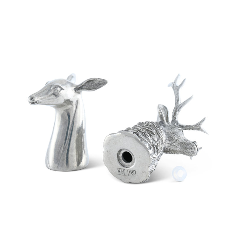 Lodge Salt And Pepper Shaker Set
