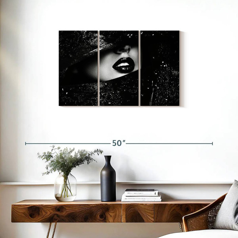 Shuttleworth Chic Black Lips, 20" H x 33" W