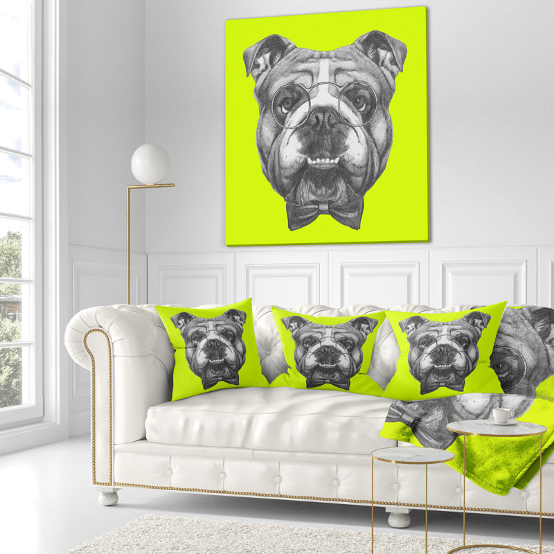 Bouledogue anglais avec nœud papillon - Coussin imprimé animal, 18 po x 18 po, Coussin décoratif