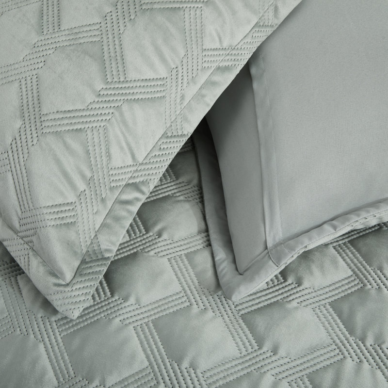 Reversible Diamond Embossed Bedspread Set – Geometric Quilt With Shams, Silver Geometric