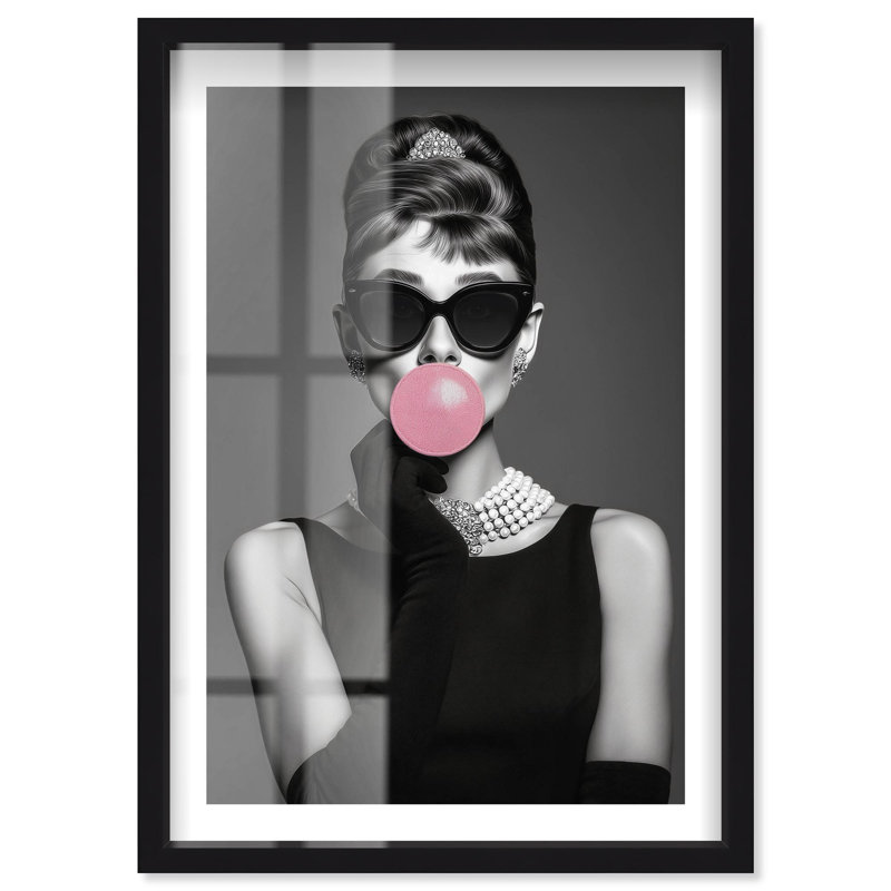 Décoration murale Glitch Stitched Bubblegum Icon Glambox par Notoriart, cadre noir, 37 x 55, H 55 po x l 37 po