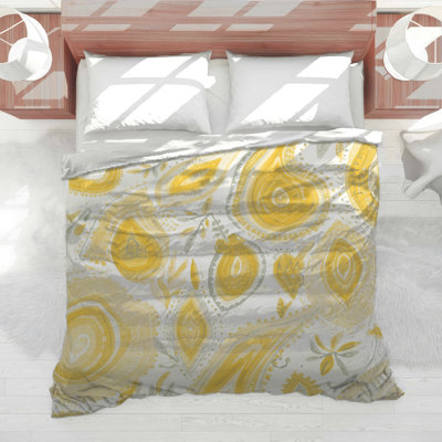 Yellow Paisley Motif Comforter