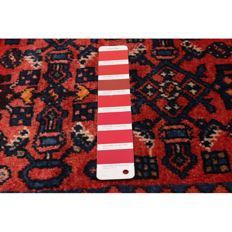 Tapis rouge Mountfort 3 pi 8 po x 9 pi 9 po