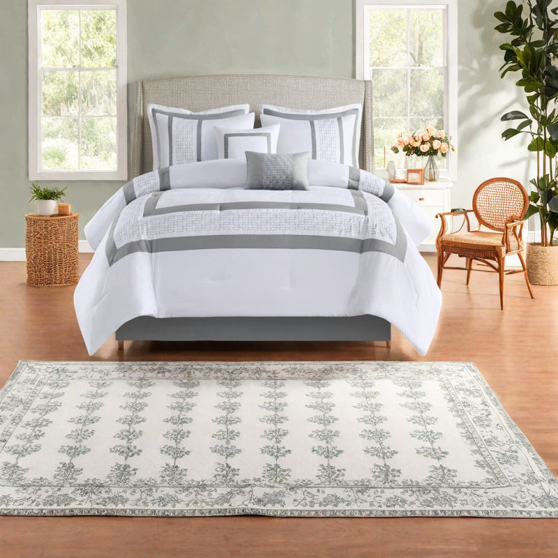 Elegant White Embroidered Bedding Sets, Polyester Comforter For Hotel Style