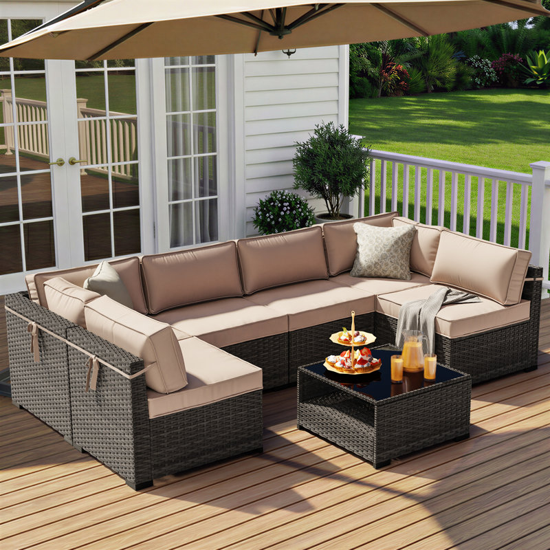 Ensemble modulaire de patio en osier pour 6 personnes avec table basse et coussins beiges, Beige