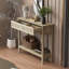 Console de style bohème Ceryn avec 2 tiroirs en rotin et tablette de rangement inférieure pour le vestibule