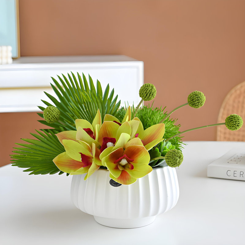 Ornements de fleurs simulées