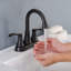 Robinet de salle de bain Comvert, robinet de salle de bain central à 4 poignées 4 po avec bec pivotant-115849466