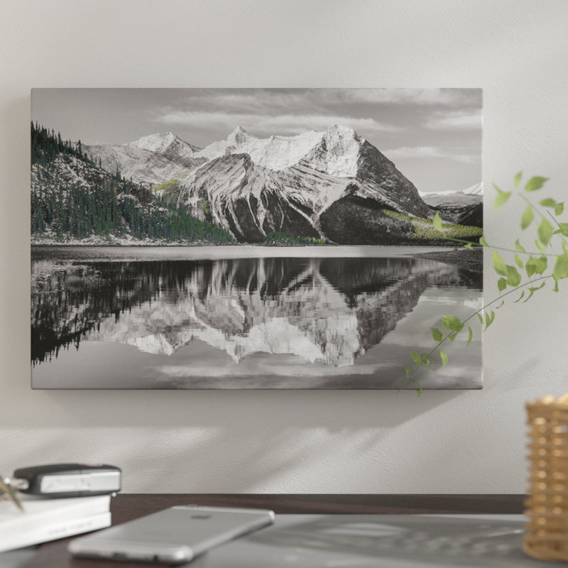 « kananaskis lake reflection », reproduction de photo sur toile tendue, H 8 po x l 12 po x P 0,75 po, Toile tendue
