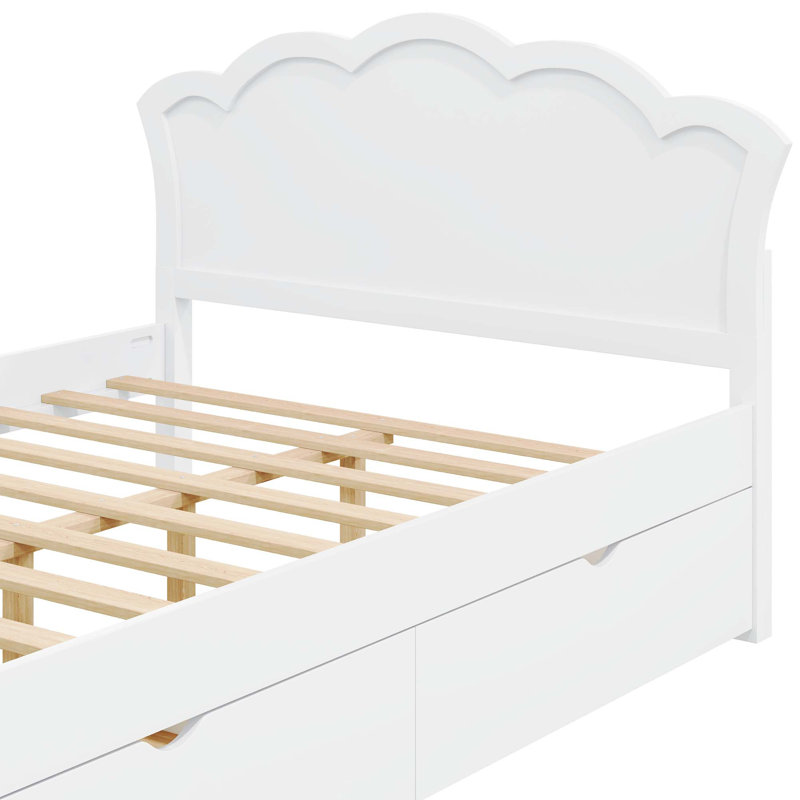 Lit avec motif ondulé sur la tête et le pied de lit, Lit double