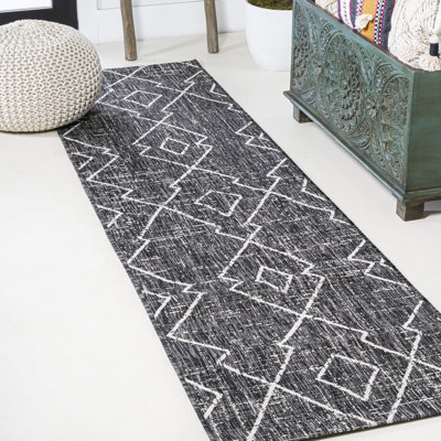 Wyton Tribal Diamond Trellis Black/Ivory Indoor/Outdoor Rug
