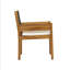 Ensemble de salle à manger d'extérieur Celia pour 6 personnes, style côtier moderne, en bois d'acacia, avec chaises à accoudoirs tressés, coussins et table à lattes à pieds incurvés.