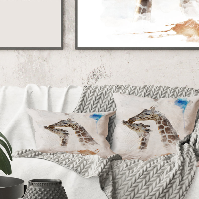 Portrait d'une girafe et d'une housse de coussin carré pour enfant, 16" x 16"