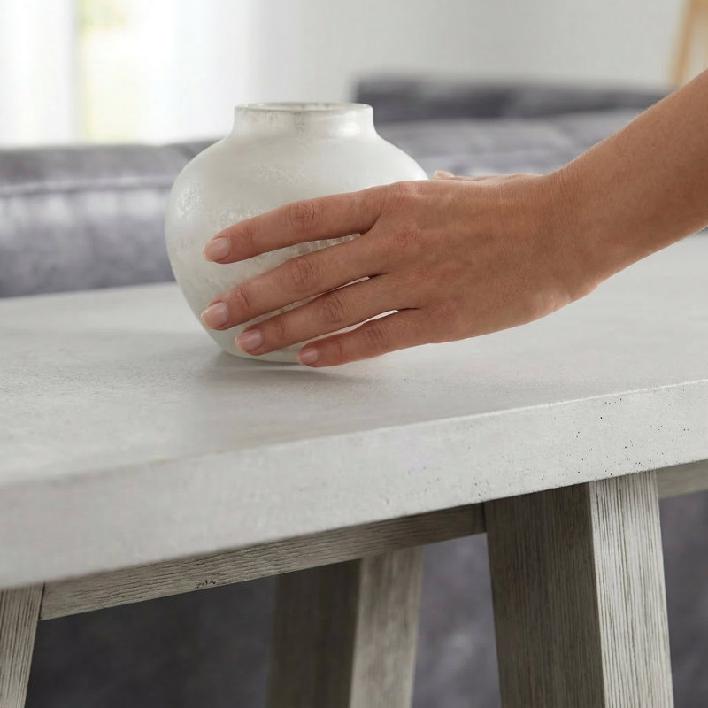 Console Largo 57 pouces en bois d'acacia brossé gris avec plateau laqué blanc