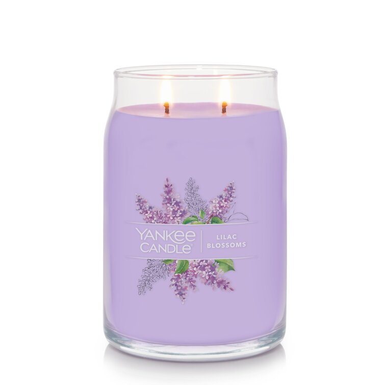 YANKEE CANDLE Signature Lilac Blossoms Scented Jar Candle