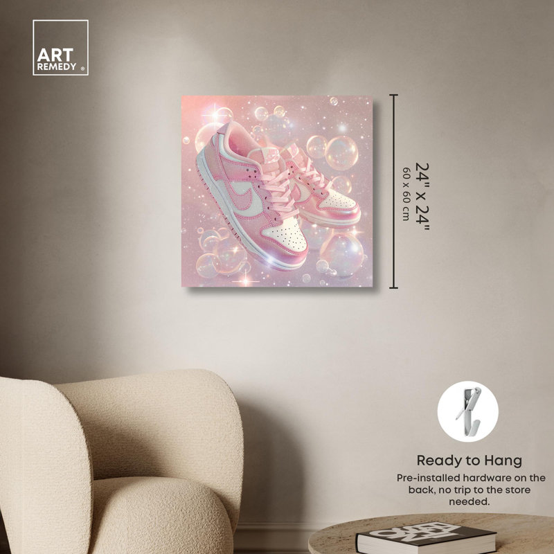 Espadrilles en toile Bubble Pop Sneaker par Art Remedy, H 24 po x l 24 po, Toile tendue sur cadre, Ne s’applique pas