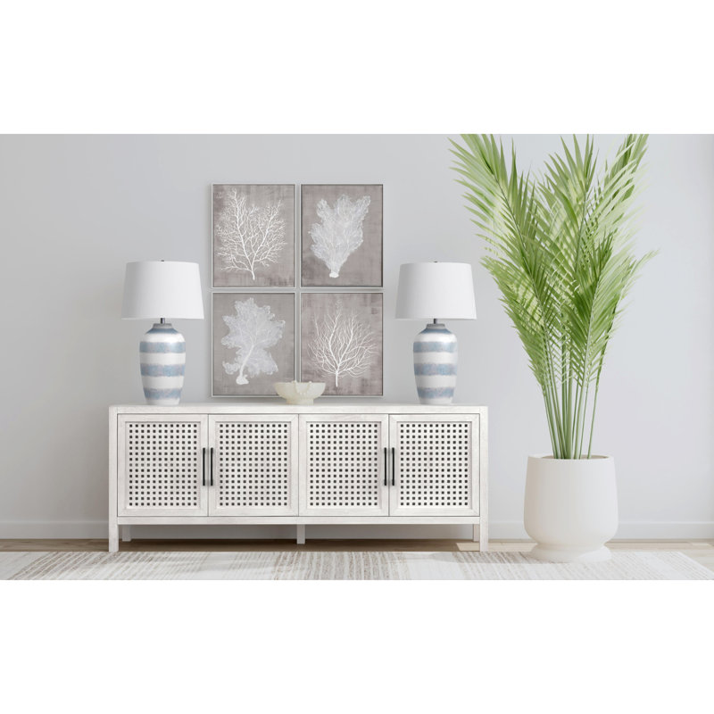 Lampe de table Harper avec base rayée bleue en céramique et abat-jour blanc bord de mer