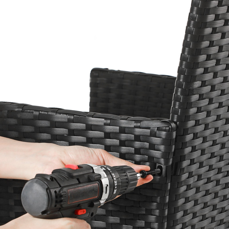 Almandine 4 - Person, Black