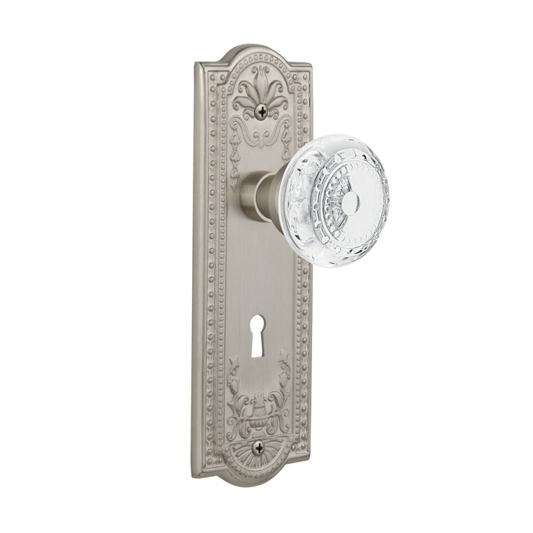 Meadows Plate with Decorative Keyhole and Crystal Meadows Knob