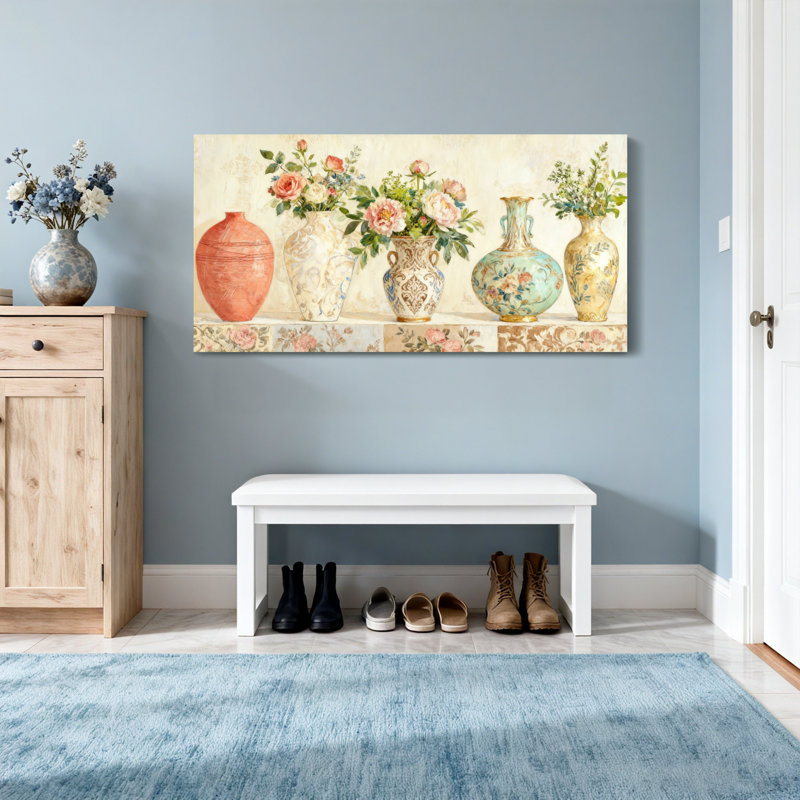 Vases à la mode avec roses et verdure, H 24 po x l 48 po