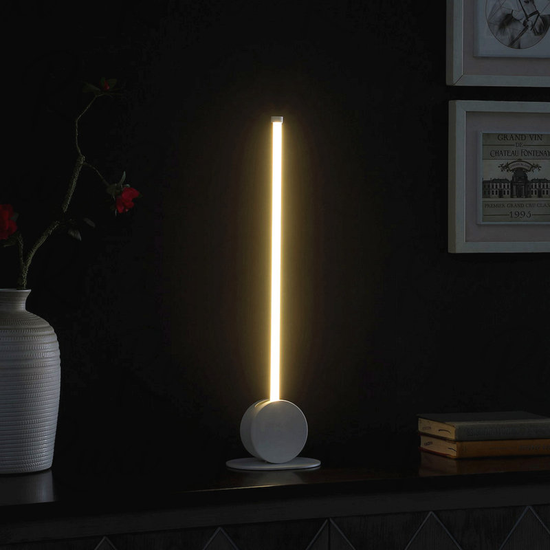 Lampe de table - DEL moderne de 23 po, conception à tige inclinée, cadre en métal