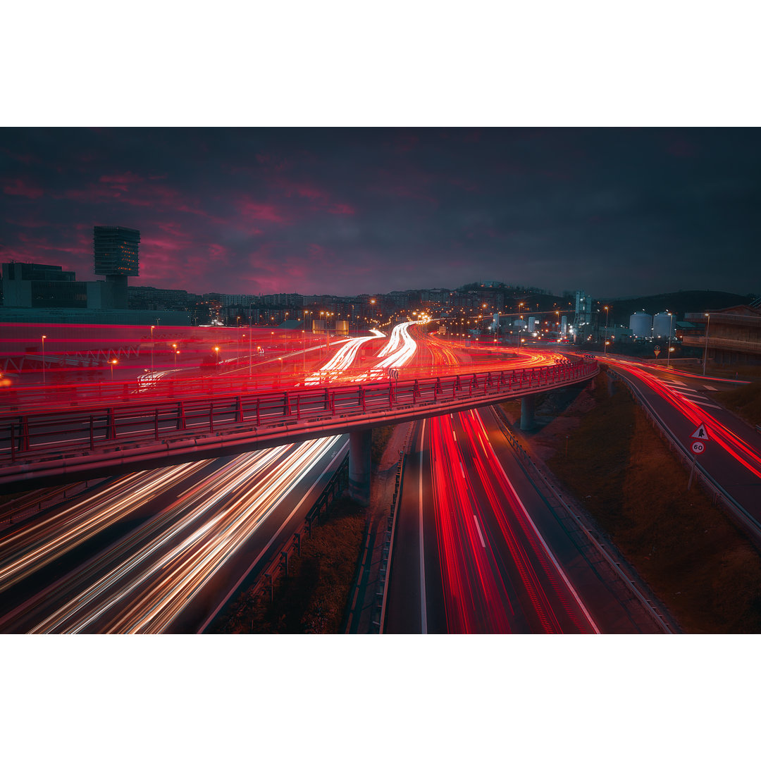 Autostraßen in Barakaldo bei Nacht - Leinwandbild