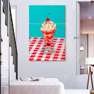 Yarlin Ice Cream Sundae