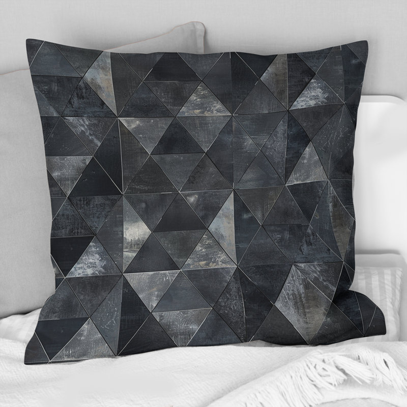 Coussin Triangle, H 16 po x l 16 po